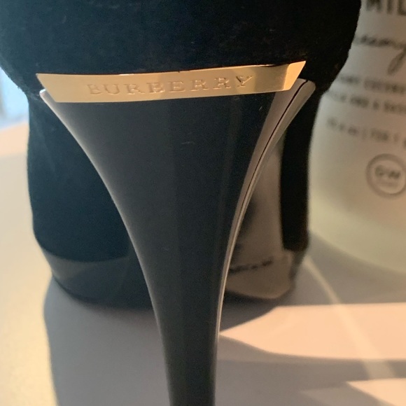 Authentic suede black Burberry boots - Picture 7 of 10